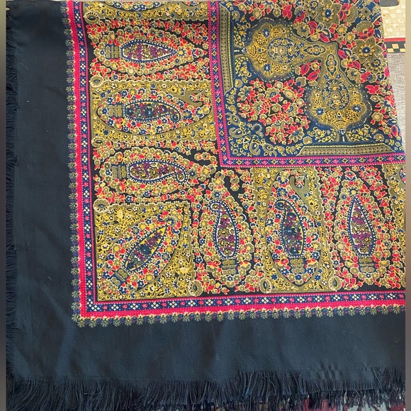 Elegant Paisley Scarf with Beaded Necklace - Picture 9 of 10